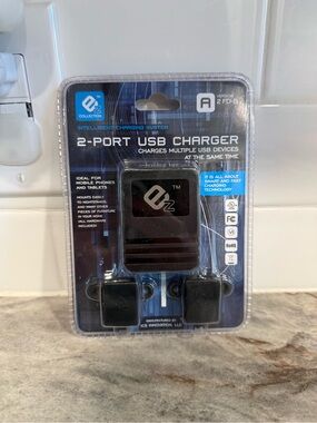 eZ Collection 2-Port USB Charger - Black NWT